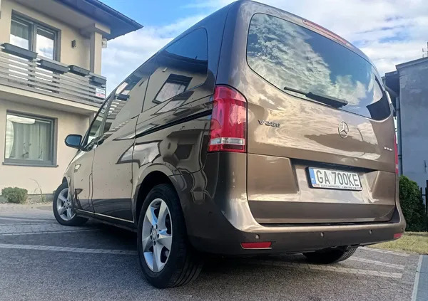 samochody osobowe Mercedes-Benz Klasa V cena 116000 przebieg: 289000, rok produkcji 2015 z Gdynia